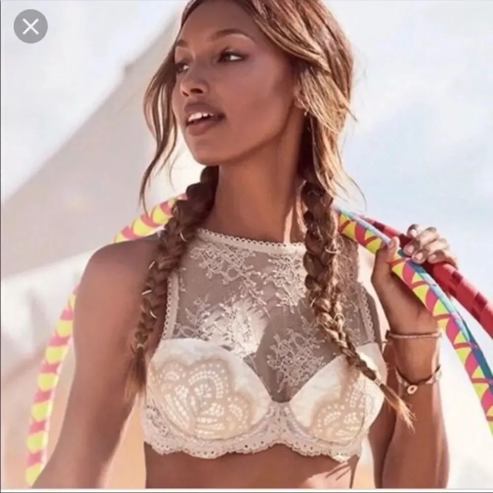 Victoria’s Secret Dream Angels high neck lace bra